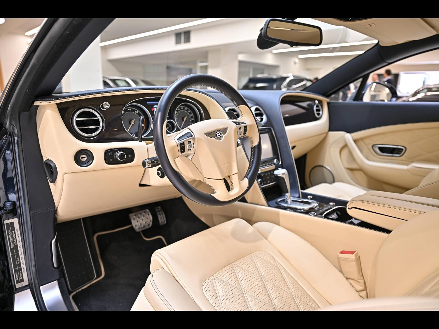 Voitures occasions BENTLEY Continental GT Base Paris