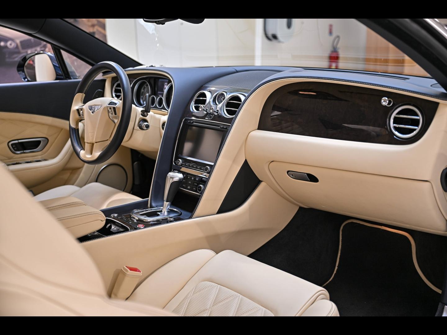 Voitures occasions BENTLEY Continental GT Base Paris