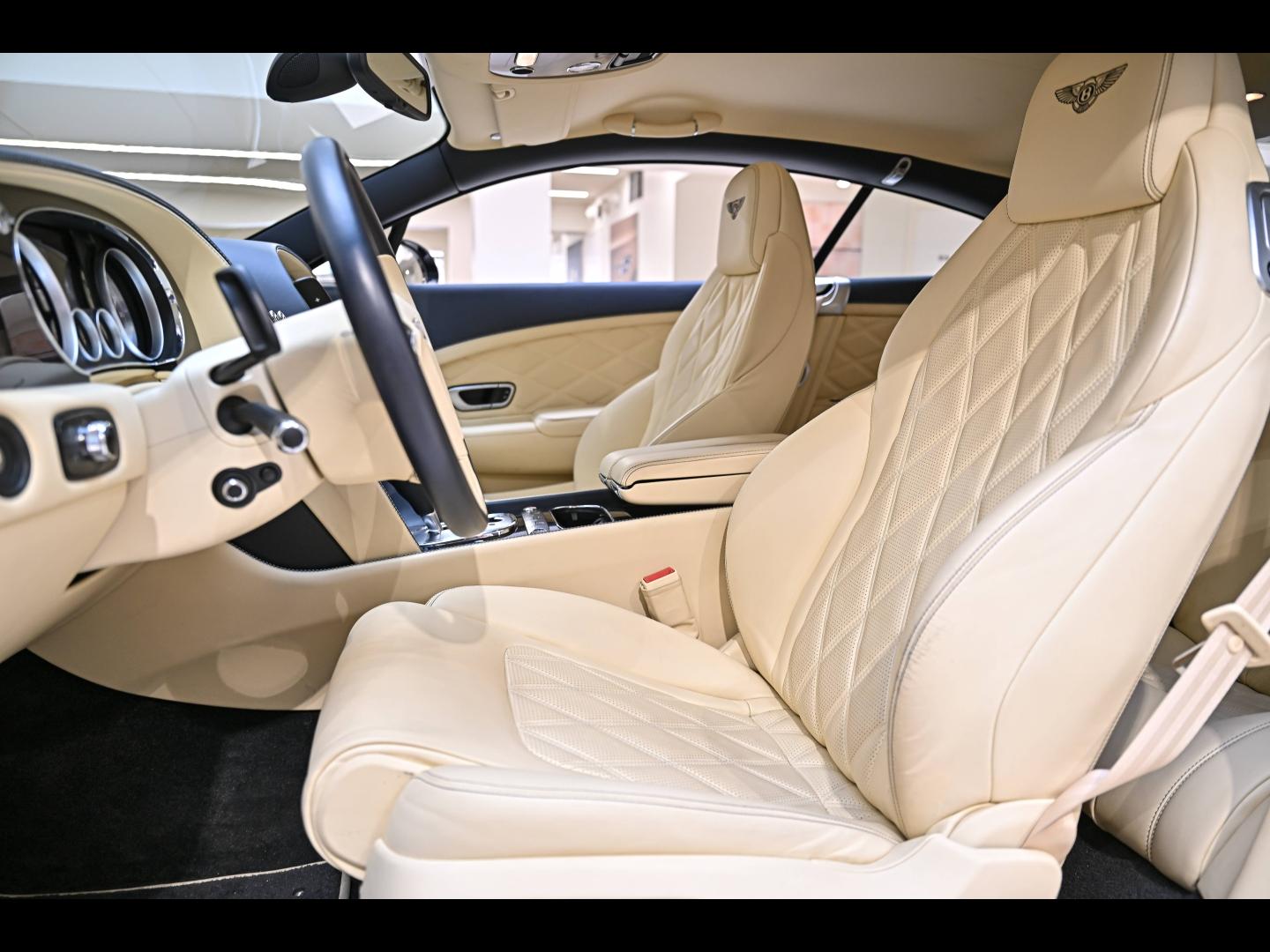 Voitures occasions BENTLEY Continental GT Base Paris