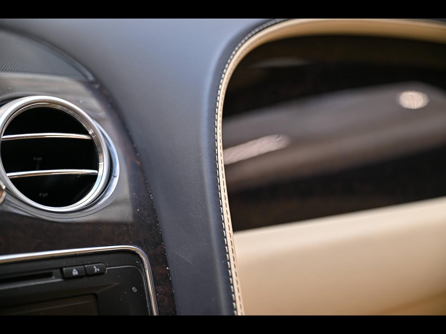 Voitures occasions BENTLEY Continental GT Base Paris