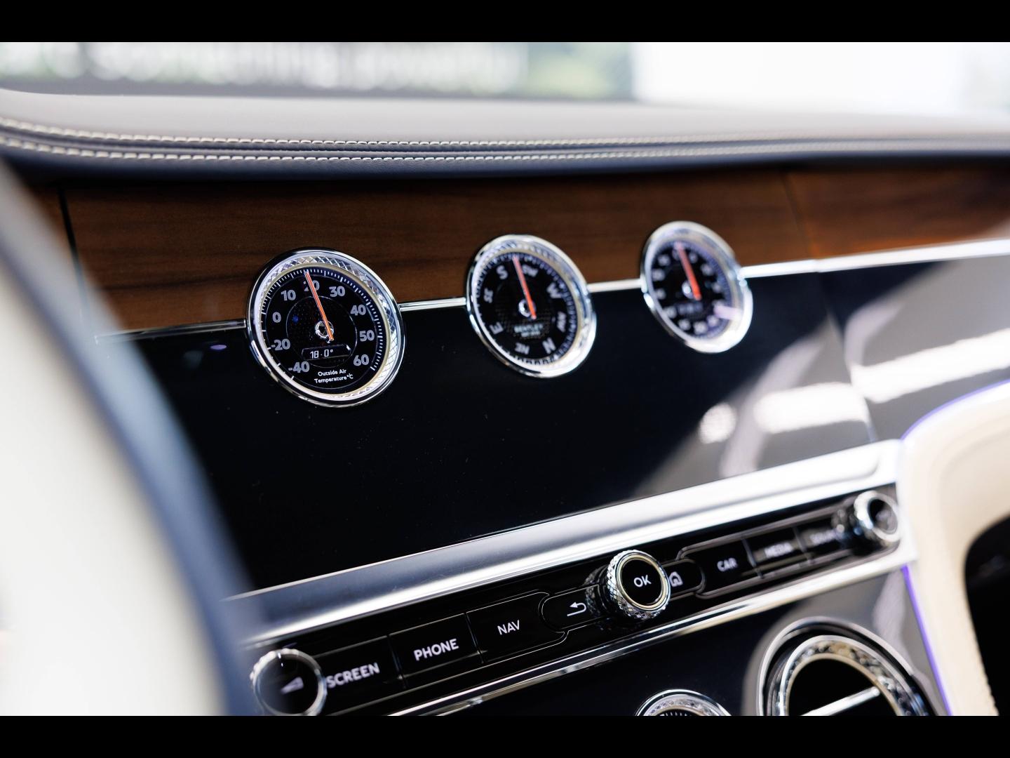 Voitures occasions BENTLEY Continental GT Base Paris