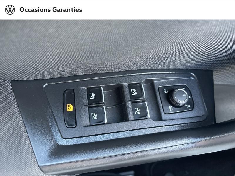 Voitures occasions VOLKSWAGEN T-ROC IQ.Drive Cesson-Sévigné