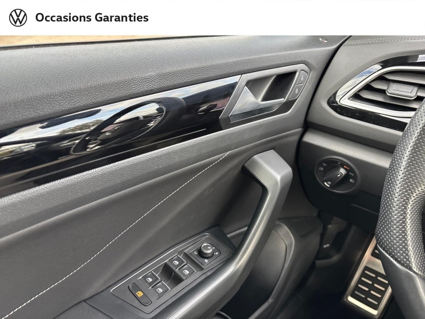 Voitures occasions VOLKSWAGEN T-ROC R-Line Saint-Grégoire