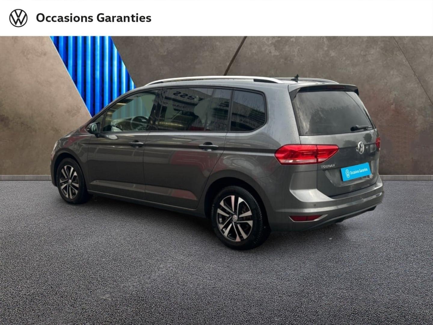 Voitures occasions VOLKSWAGEN TOURAN IQ.Drive Cesson-Sévigné