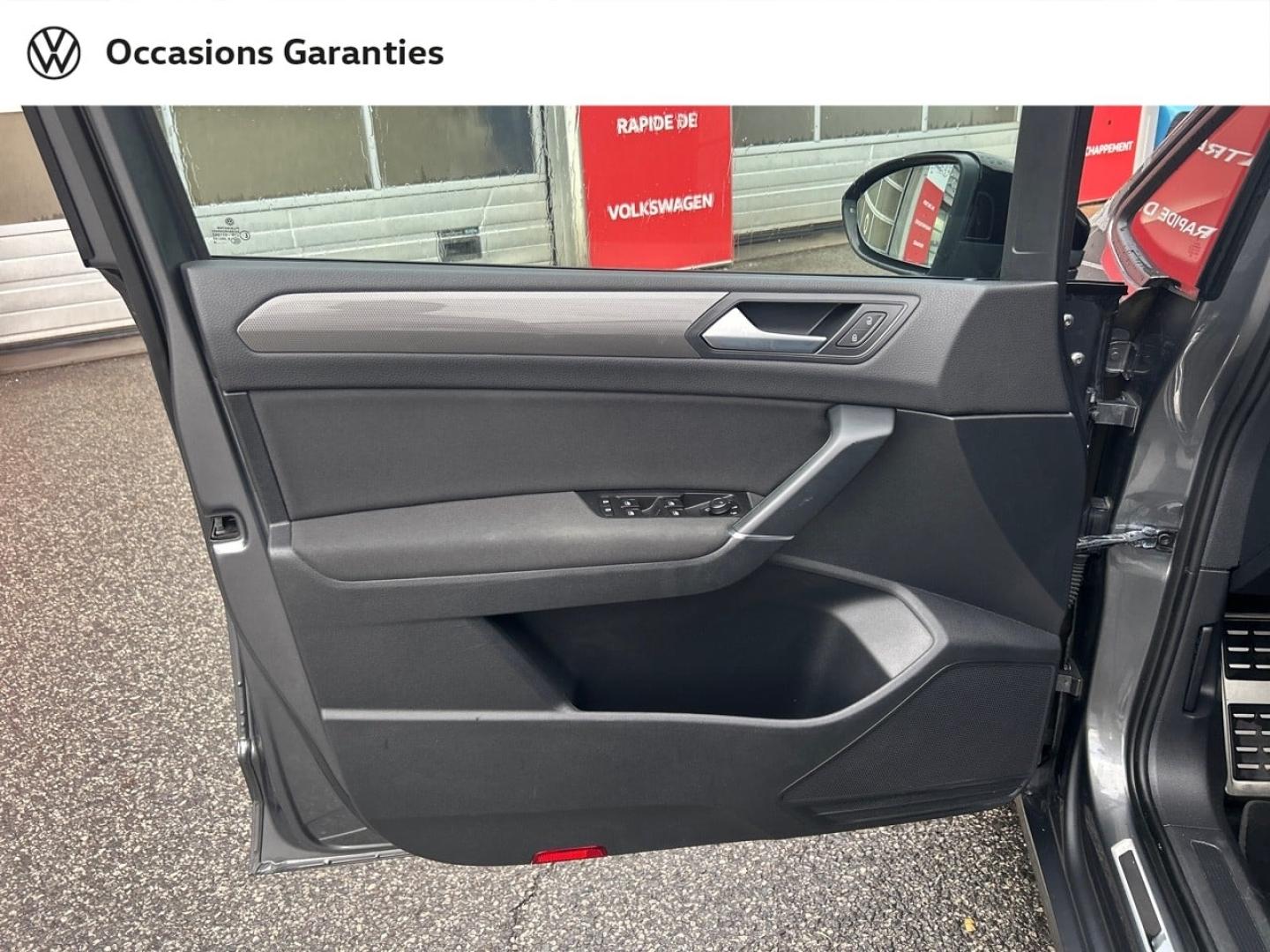 Voitures occasions VOLKSWAGEN TOURAN IQ.Drive Cesson-Sévigné
