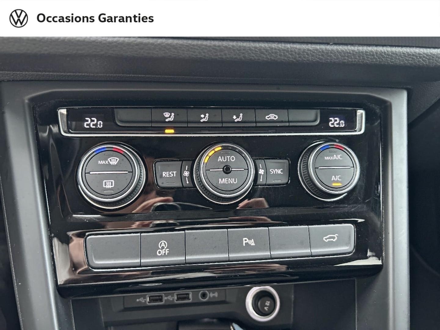 Voitures occasions VOLKSWAGEN TOURAN IQ.Drive Cesson-Sévigné