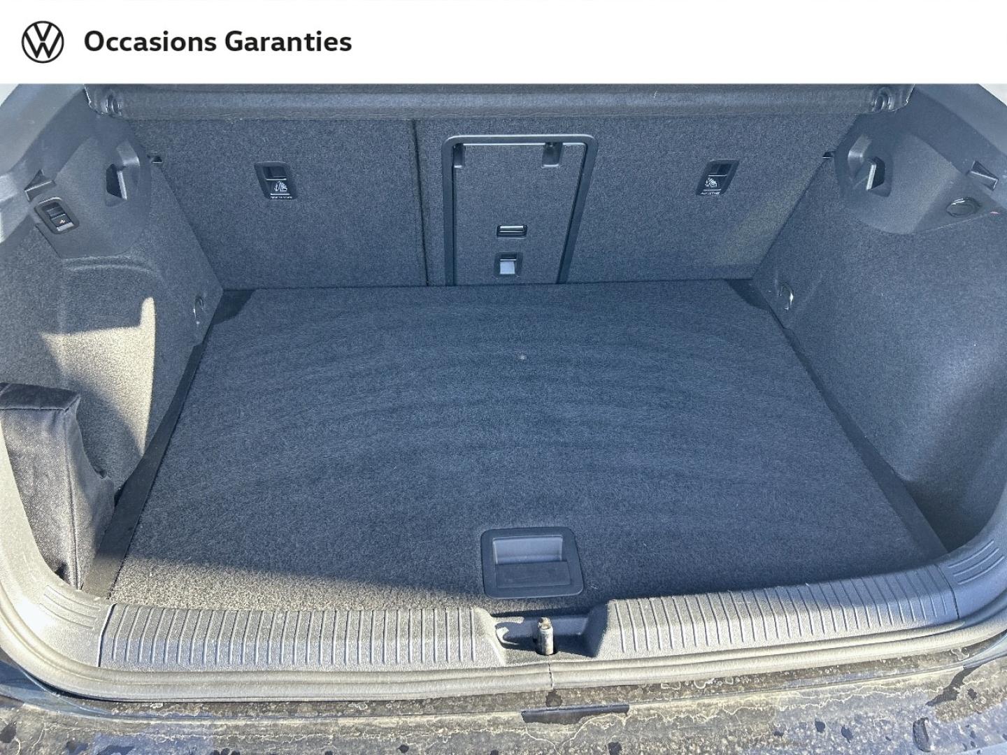 Voitures occasions VOLKSWAGEN GOLF Life Business Cesson-Sévigné