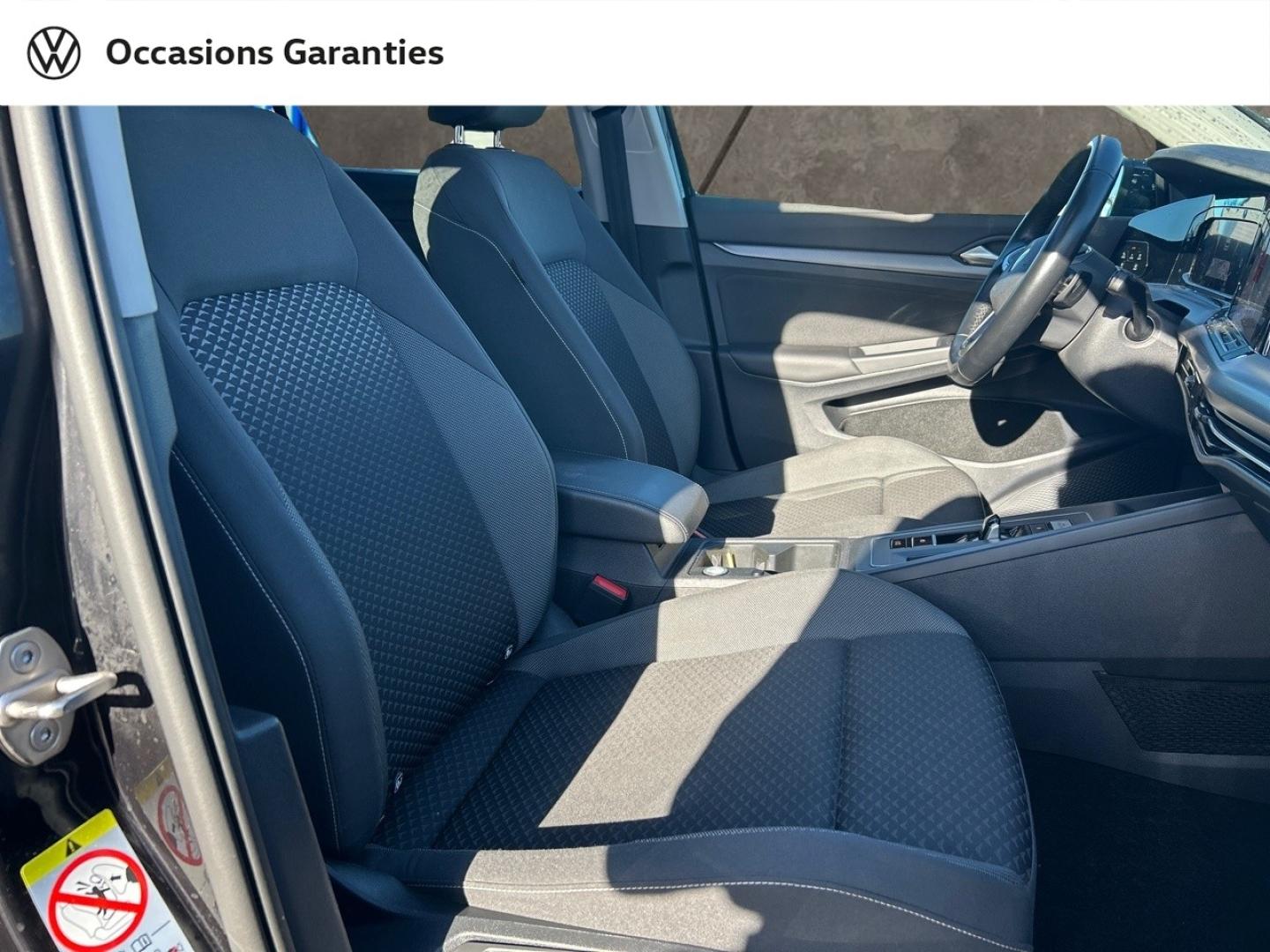 Voitures occasions VOLKSWAGEN GOLF Life Business Saint-Grégoire