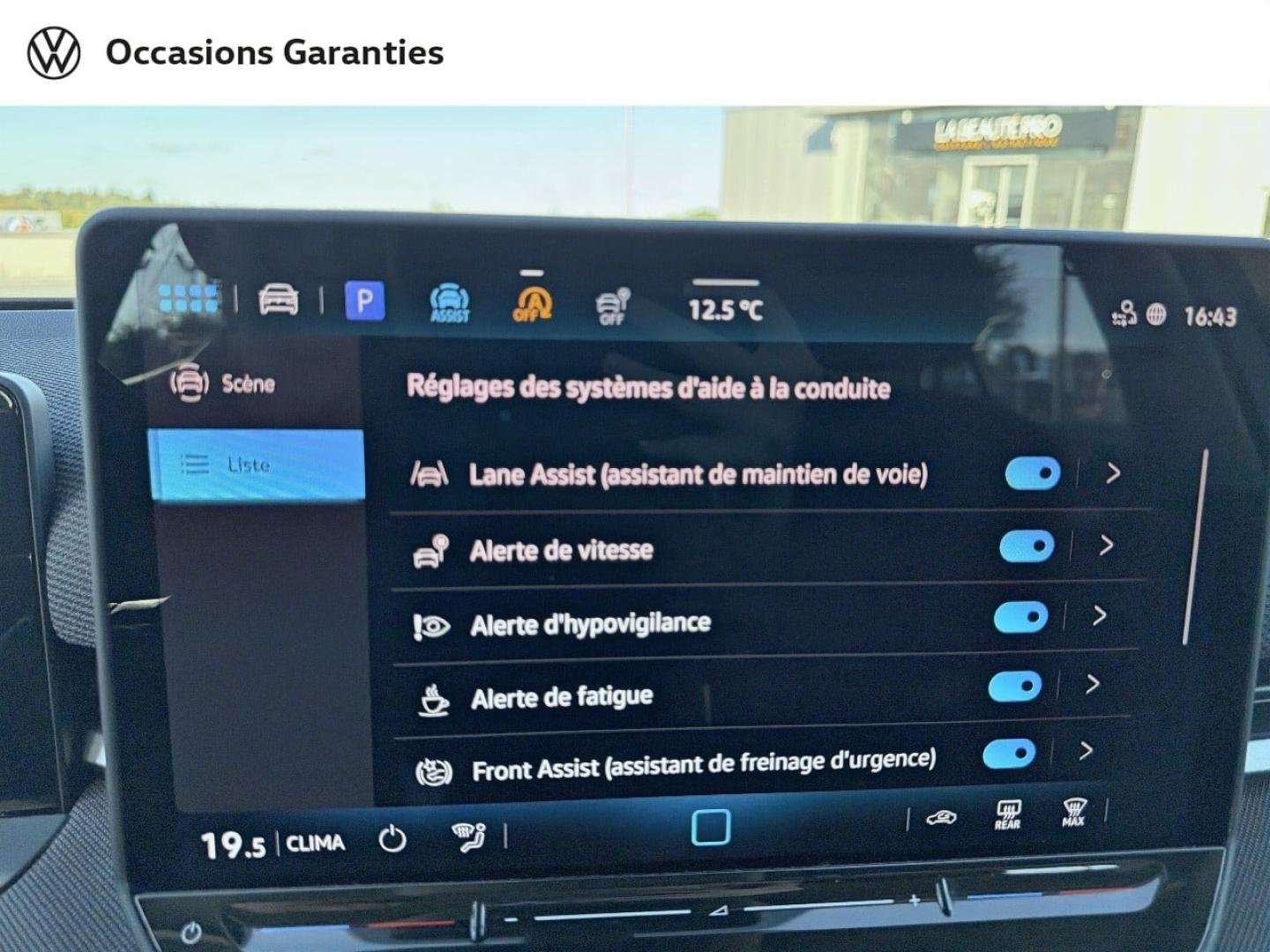 Voitures occasions VOLKSWAGEN T-ROC Life Cesson-Sévigné