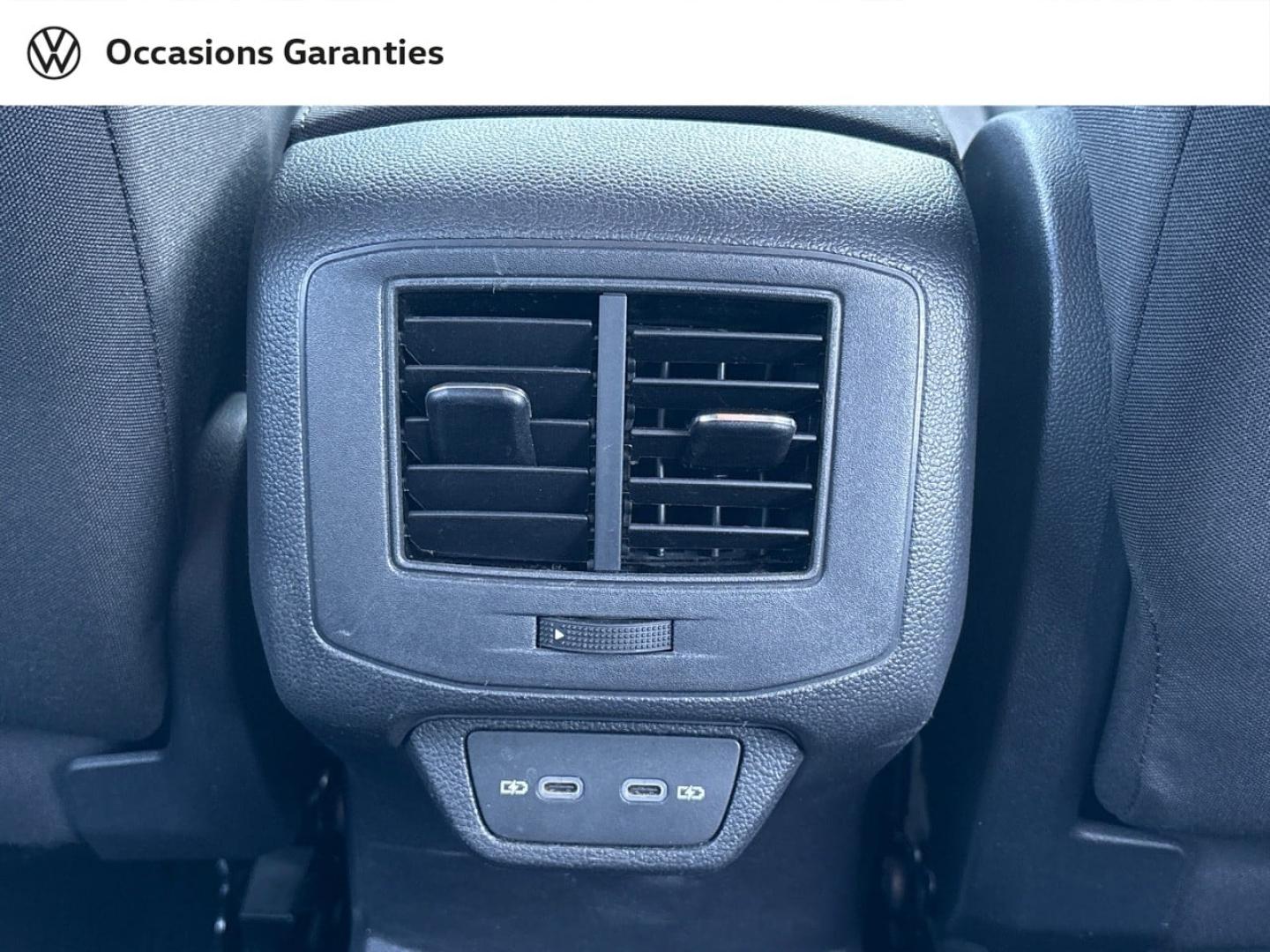 Voitures occasions VOLKSWAGEN T-ROC Life Plus Rezé