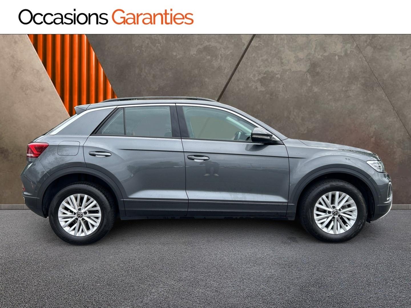 Voitures occasions VOLKSWAGEN T-ROC Life Plus Rezé