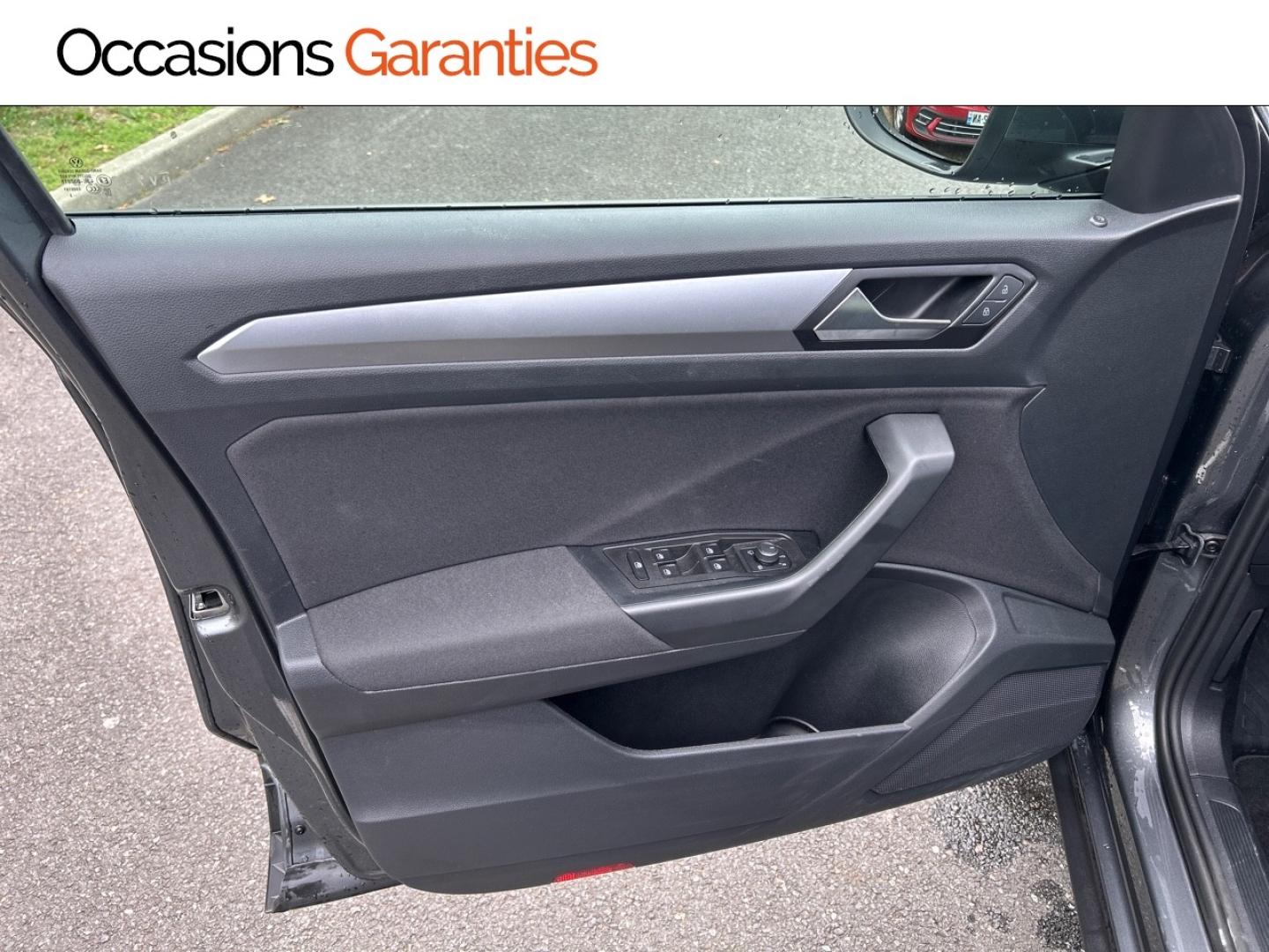 Voitures occasions VOLKSWAGEN T-ROC Life Plus Rezé