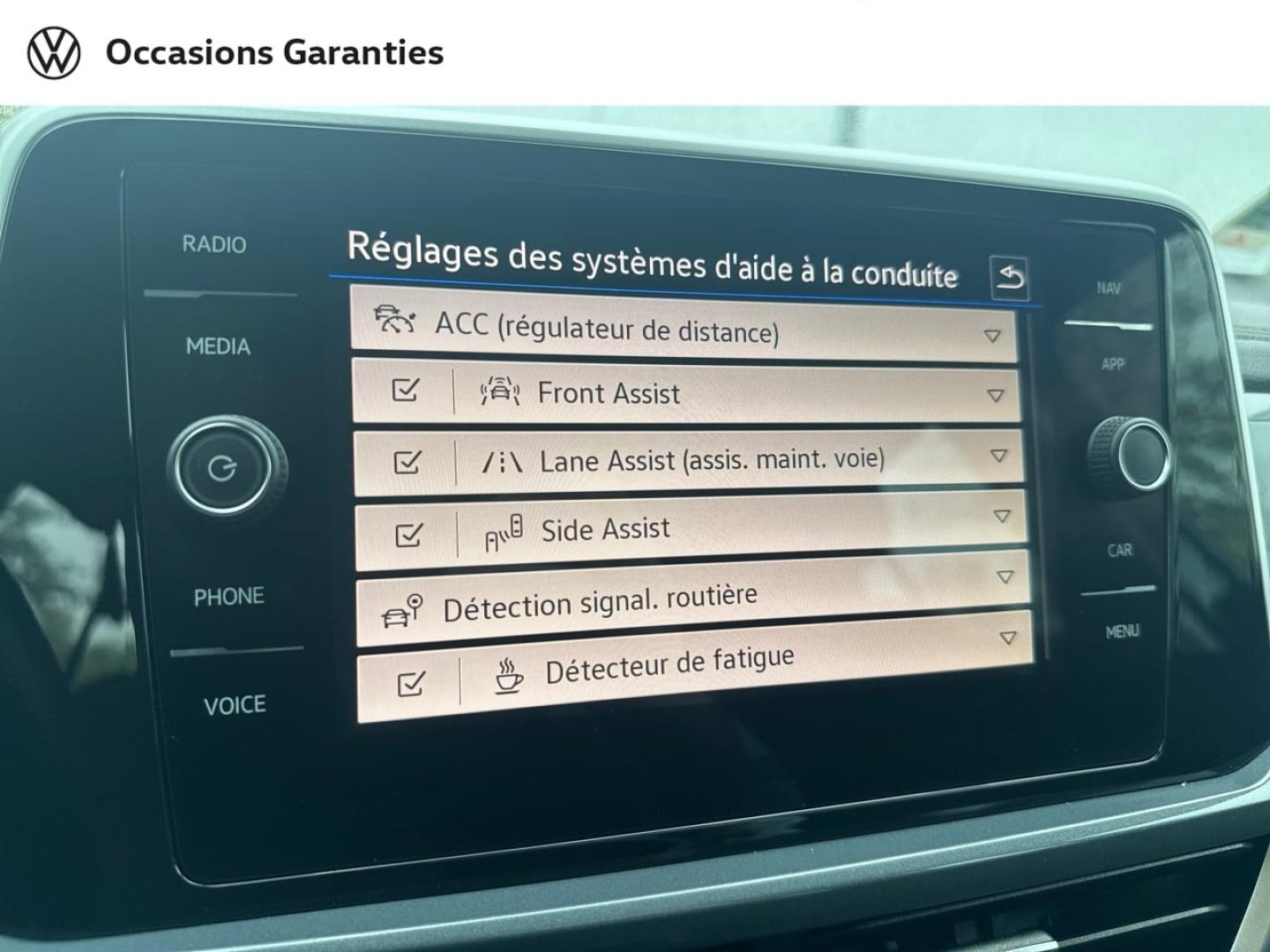 Voitures occasions VOLKSWAGEN T-ROC Style Rezé