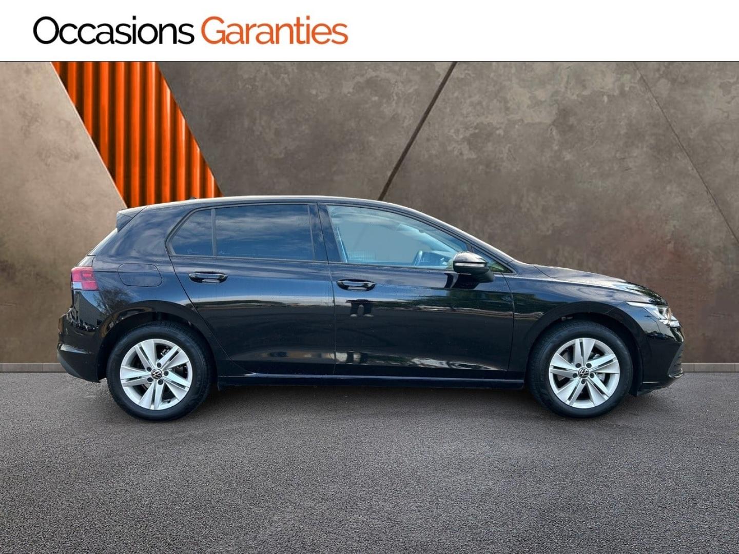 Voitures occasions VOLKSWAGEN GOLF Life Plus Rezé