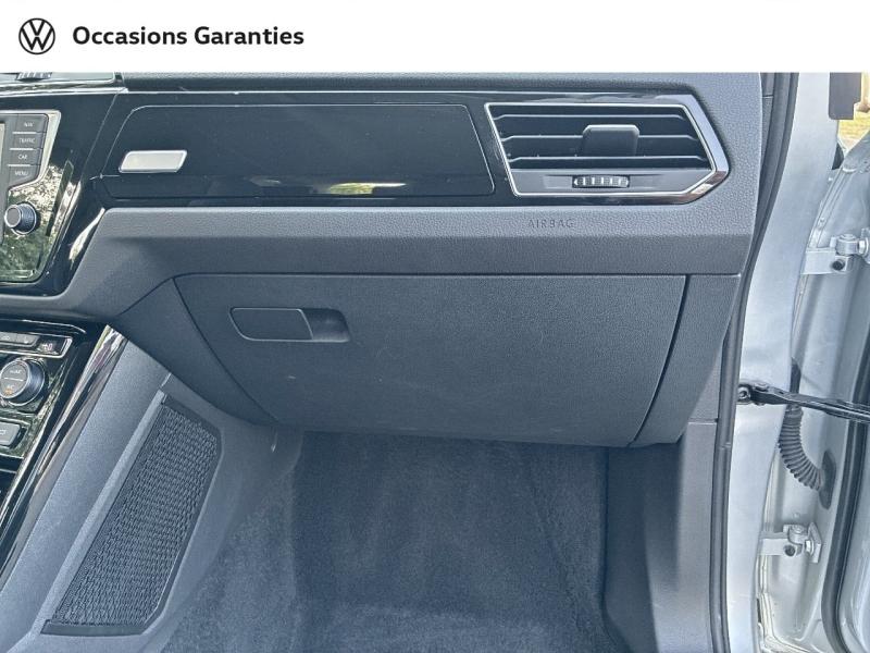 Voitures occasions VOLKSWAGEN TOURAN Carat Rezé