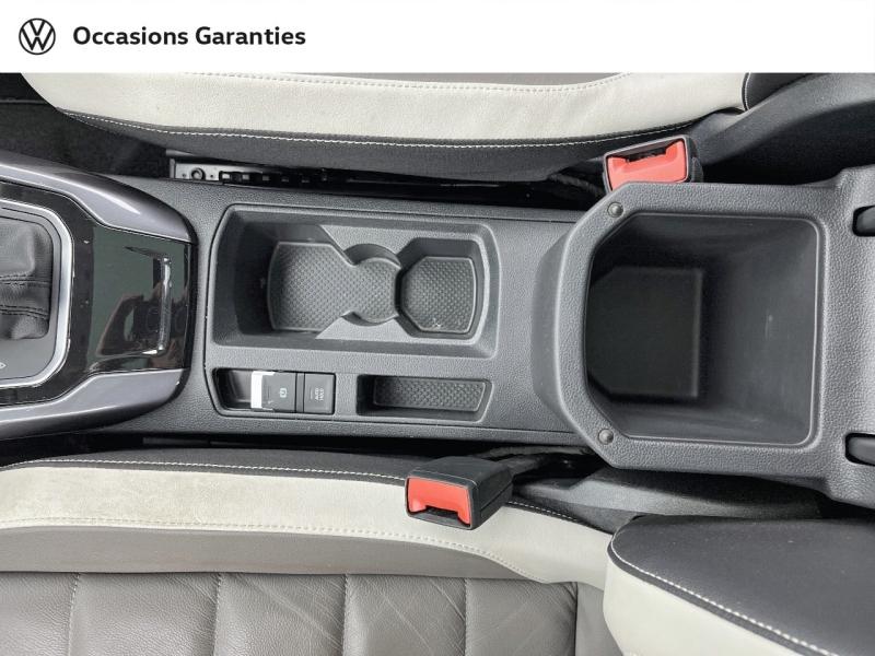 Voitures occasions VOLKSWAGEN T-ROC Carat Exclusive Rezé