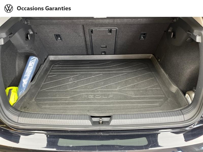 Voitures occasions VOLKSWAGEN GOLF Active Rezé