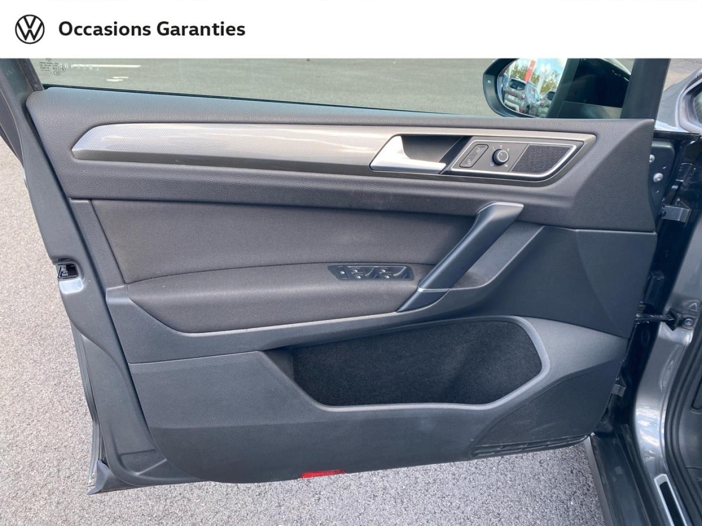 Voitures occasions VOLKSWAGEN GOLF SPORTSVAN IQ.Drive Rezé