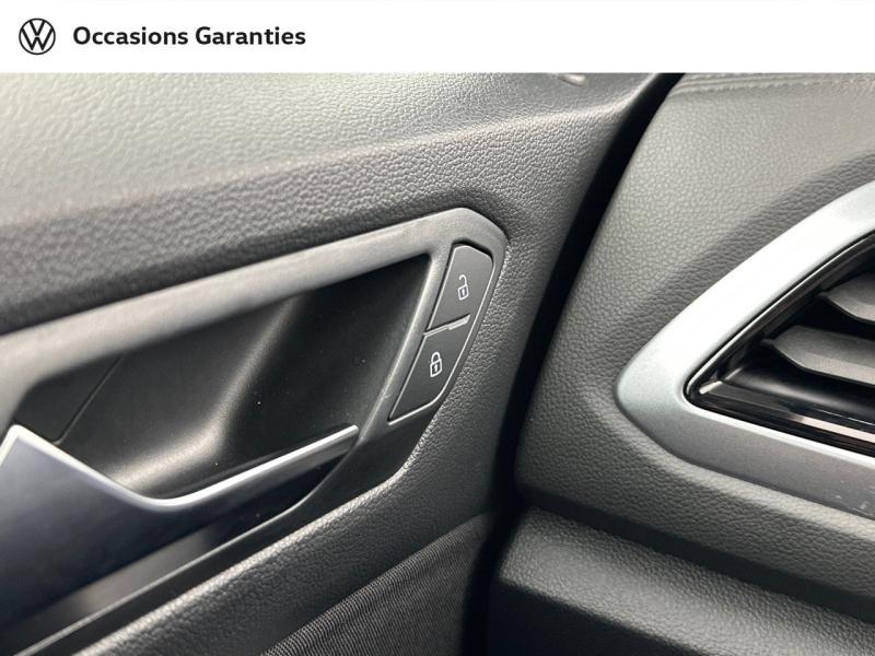 Voitures occasions VOLKSWAGEN T-ROC Life Paris