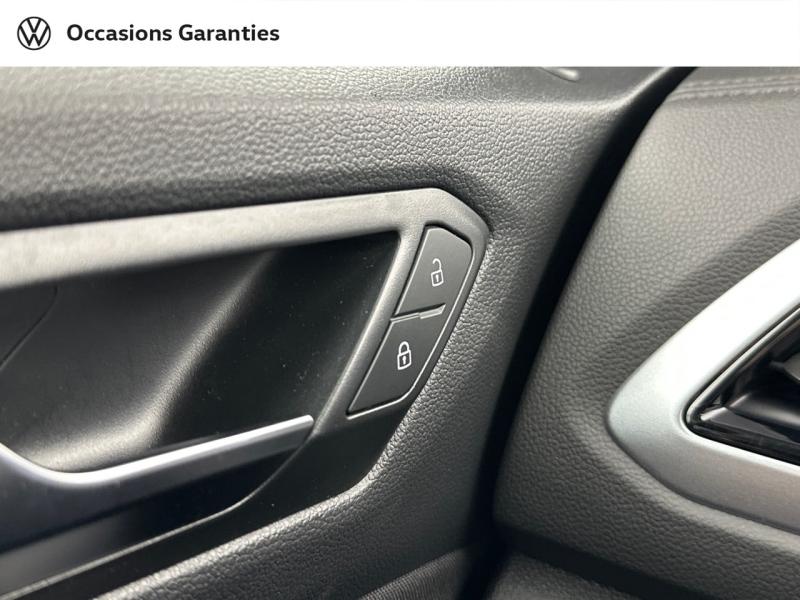 Voitures occasions VOLKSWAGEN T-ROC Life Plus Paris