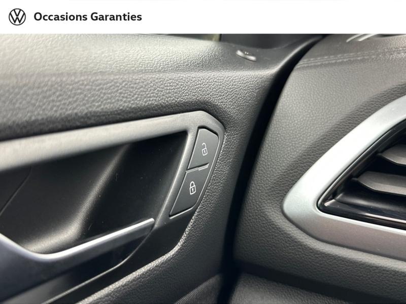 Voitures occasions VOLKSWAGEN T-ROC Life Plus Paris