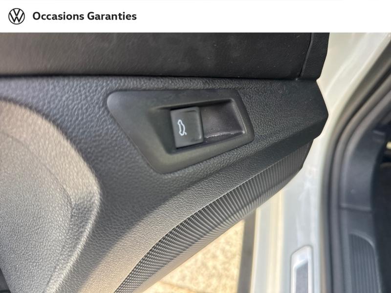 Voitures occasions VOLKSWAGEN T-ROC R-Line Paris