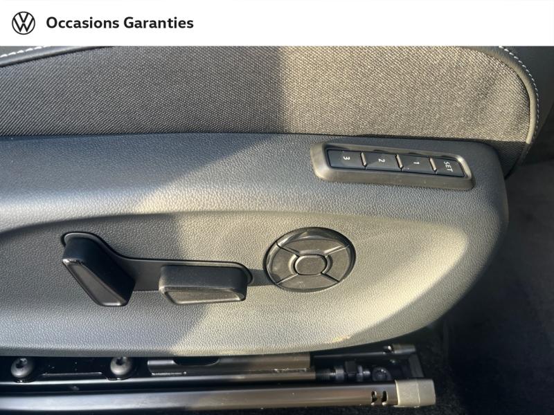 Voitures occasions VOLKSWAGEN T-ROC R-Line Paris