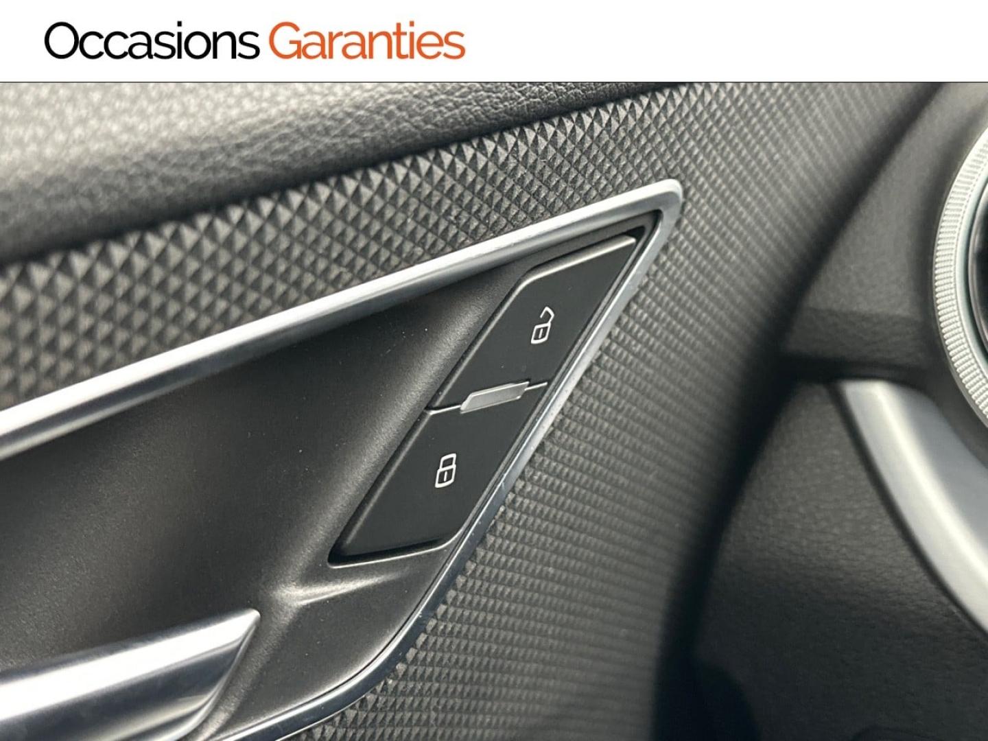Voitures occasions Audi Q2 S line Paris