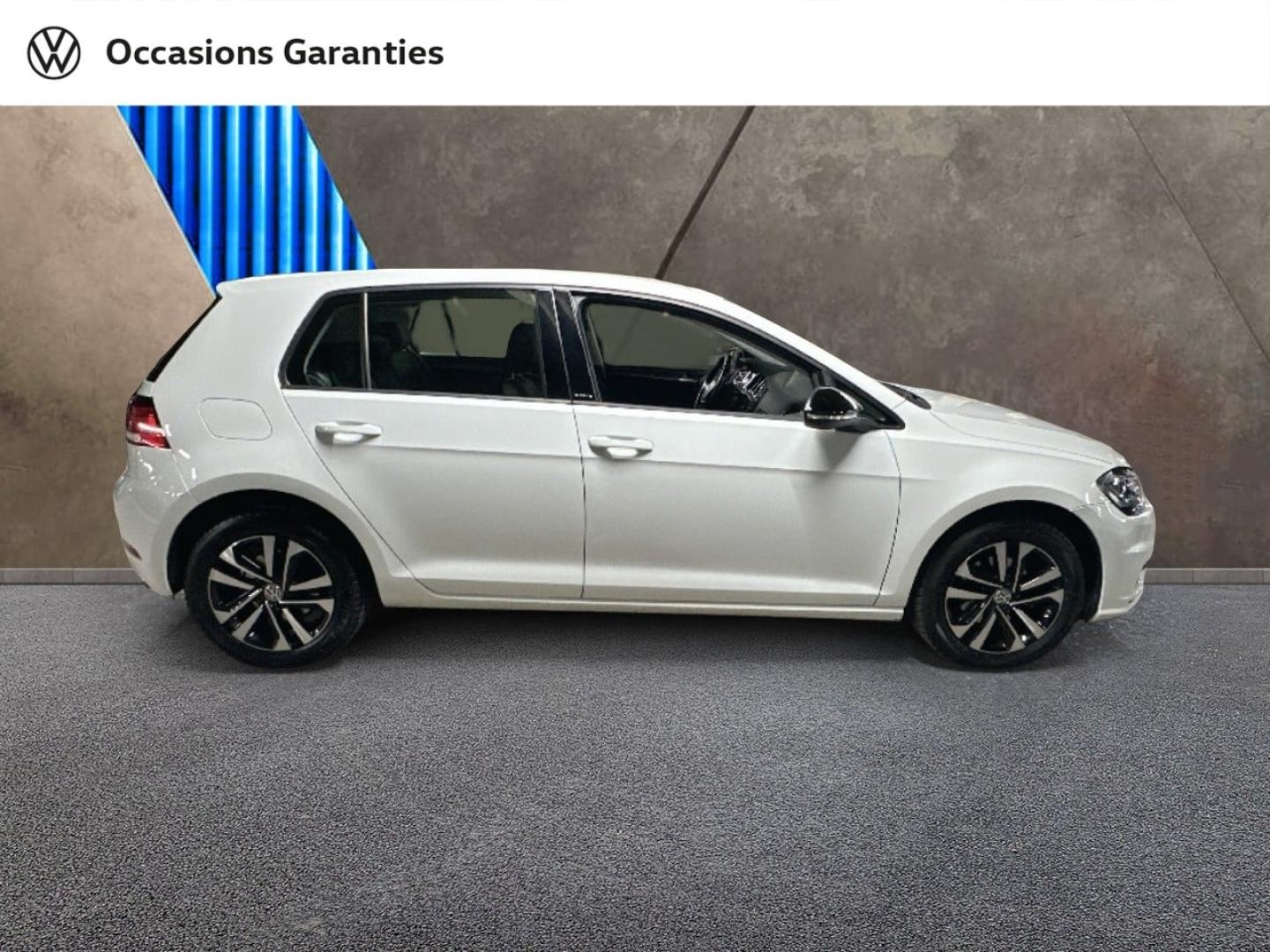 Voitures occasions VOLKSWAGEN GOLF IQ.Drive Paris
