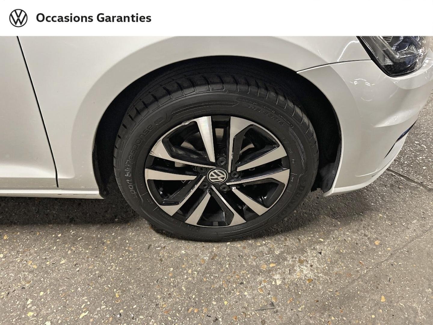 Voitures occasions VOLKSWAGEN GOLF IQ.Drive Paris
