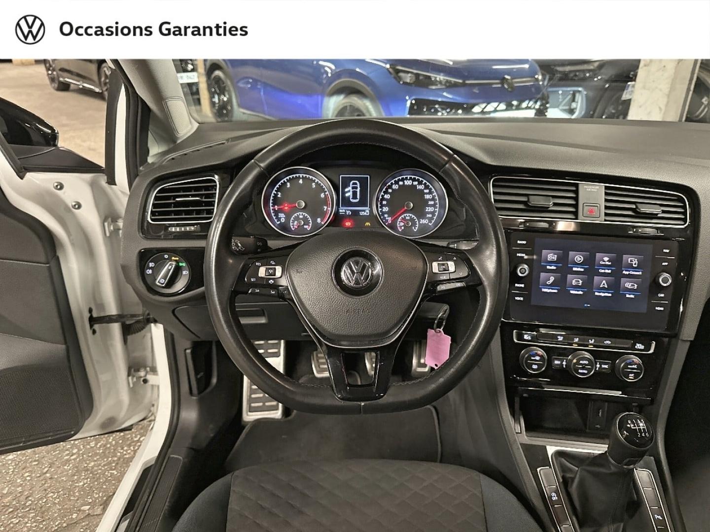 Voitures occasions VOLKSWAGEN GOLF IQ.Drive Paris
