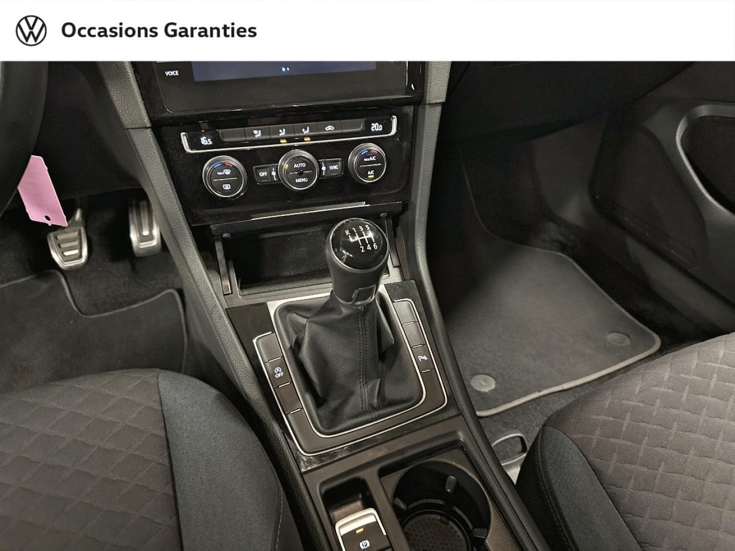 Voitures occasions VOLKSWAGEN GOLF IQ.Drive Paris