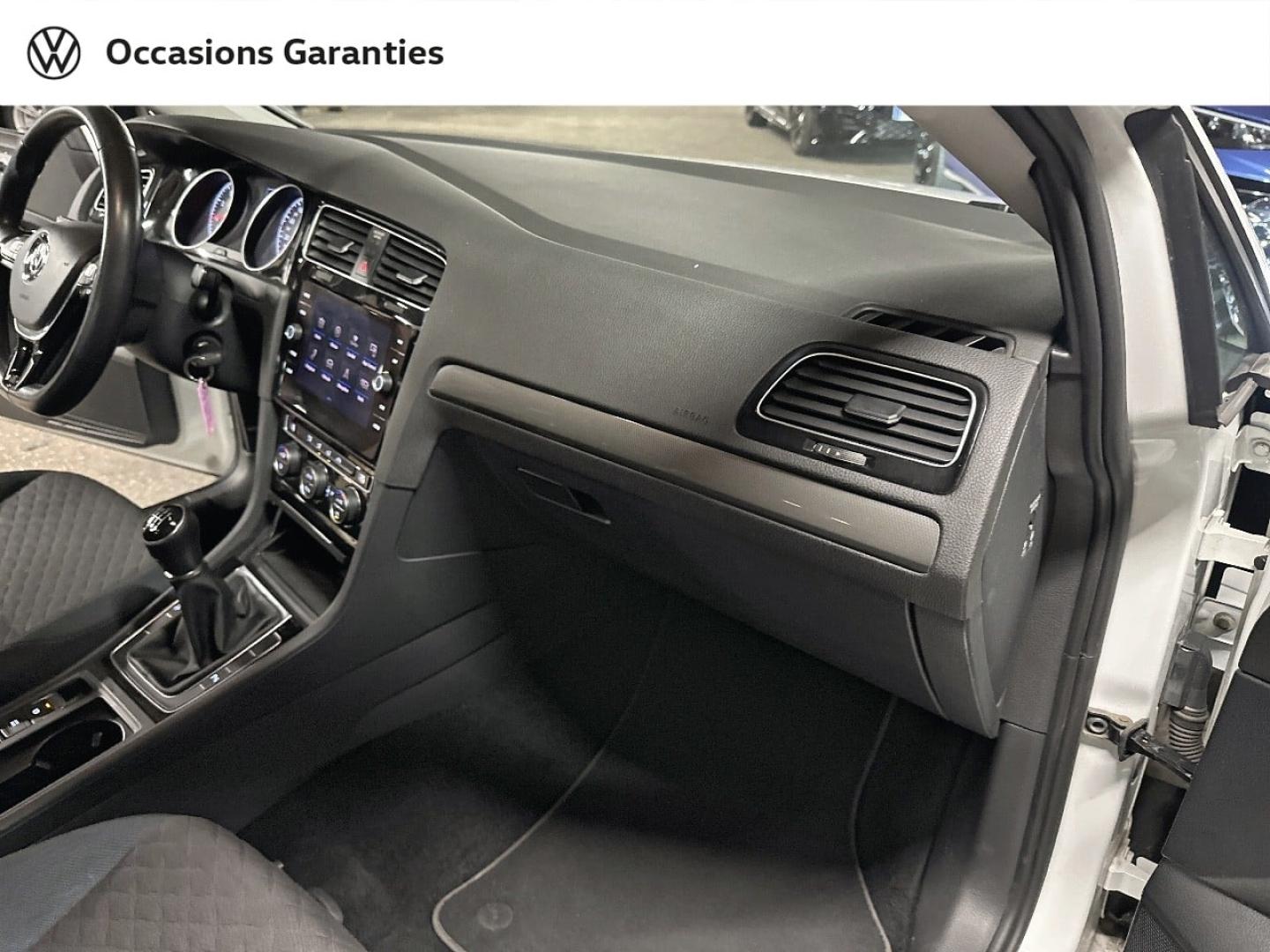 Voitures occasions VOLKSWAGEN GOLF IQ.Drive Paris
