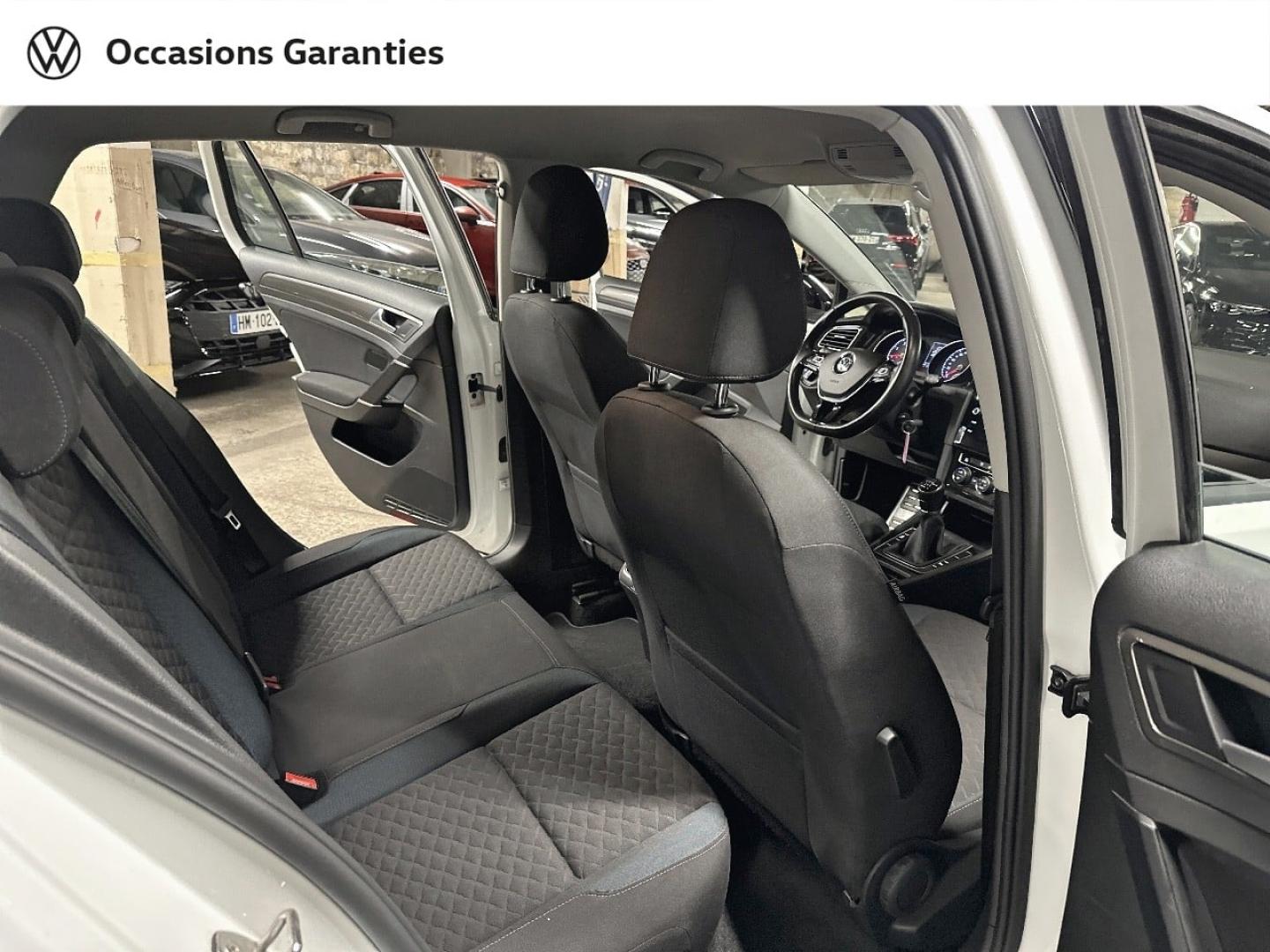 Voitures occasions VOLKSWAGEN GOLF IQ.Drive Paris