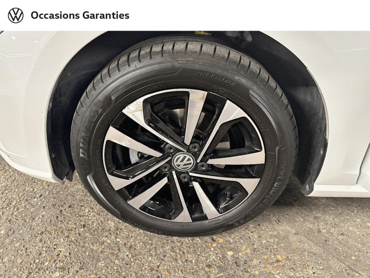 Voitures occasions VOLKSWAGEN GOLF IQ.Drive Paris