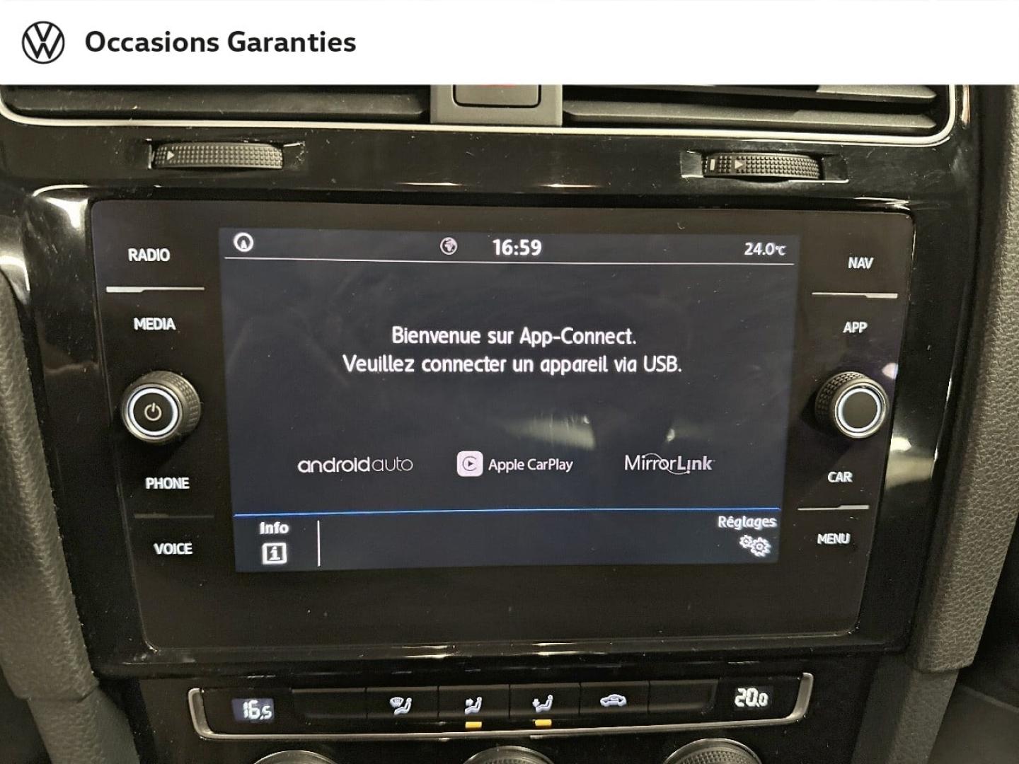 Voitures occasions VOLKSWAGEN GOLF IQ.Drive Paris