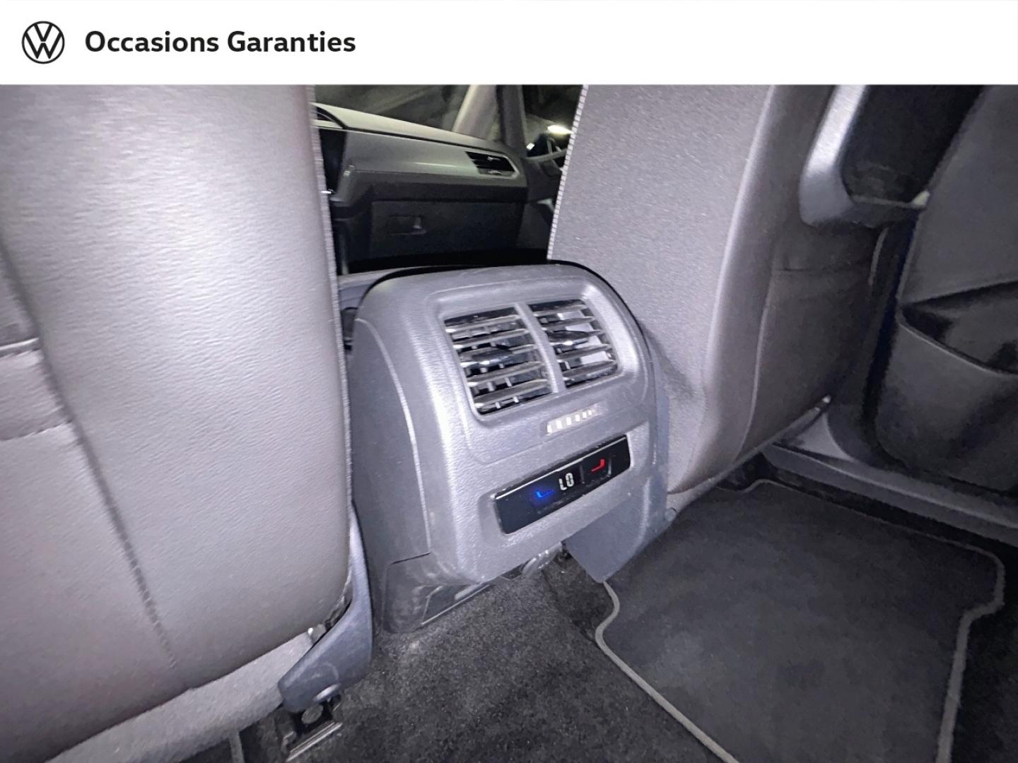 Voitures occasions VOLKSWAGEN TOURAN Active Paris