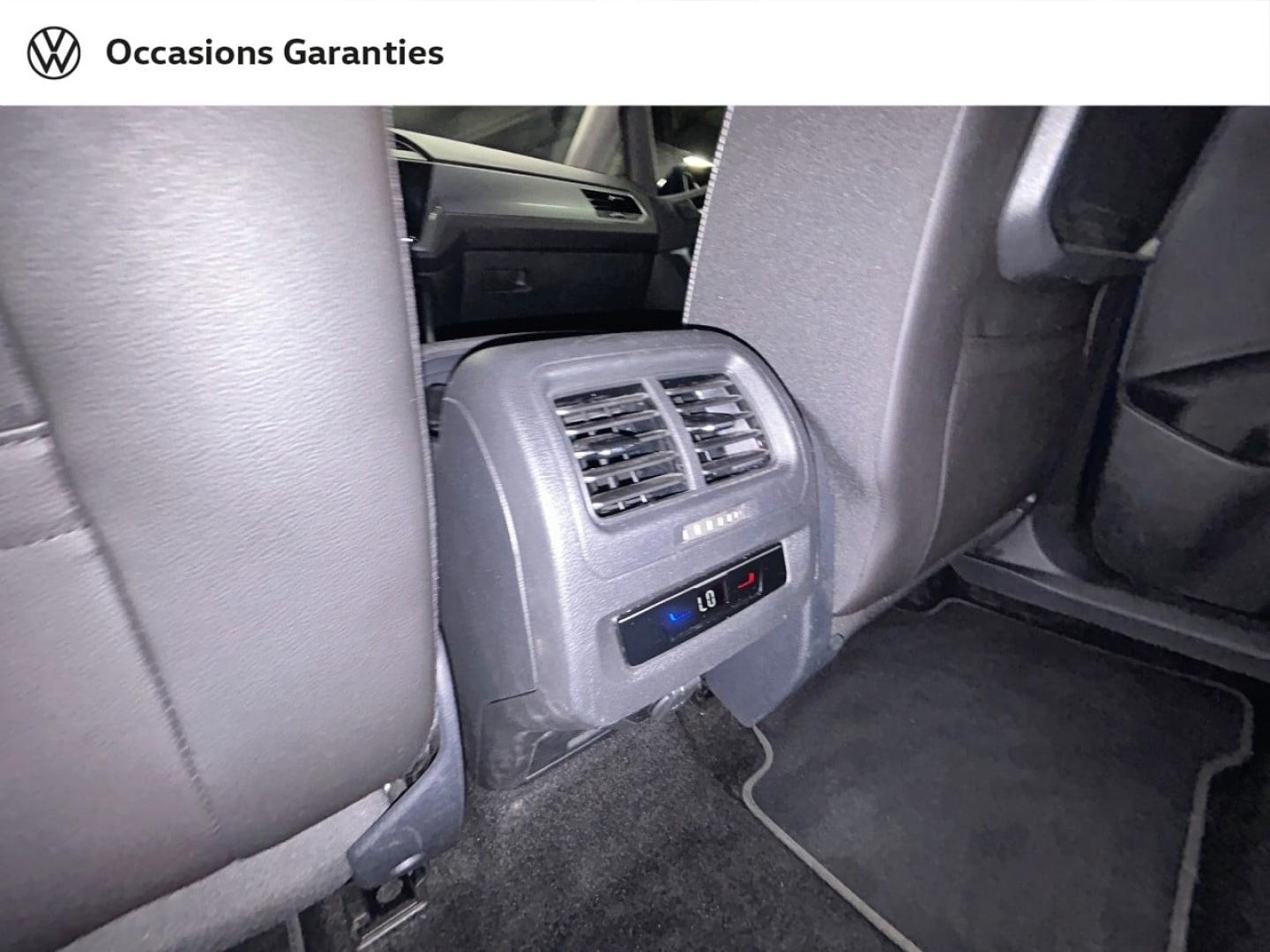 Voitures occasions VOLKSWAGEN TOURAN Active Paris