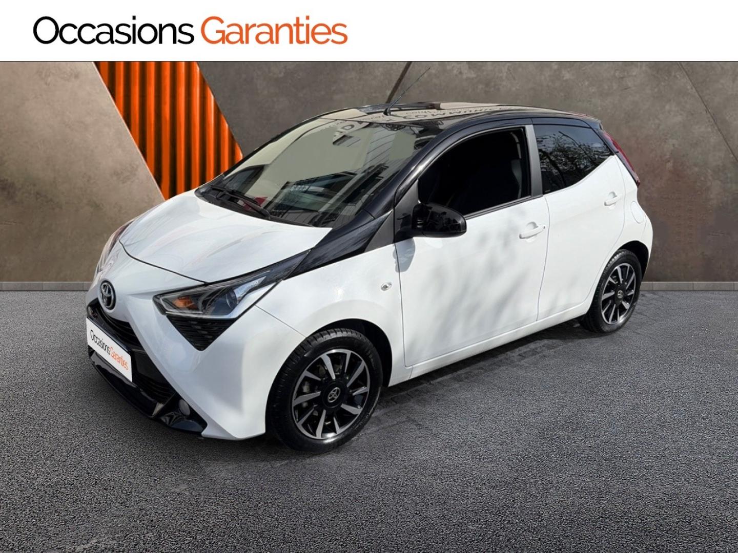 Voitures occasions TOYOTA AYGO x-night Paris