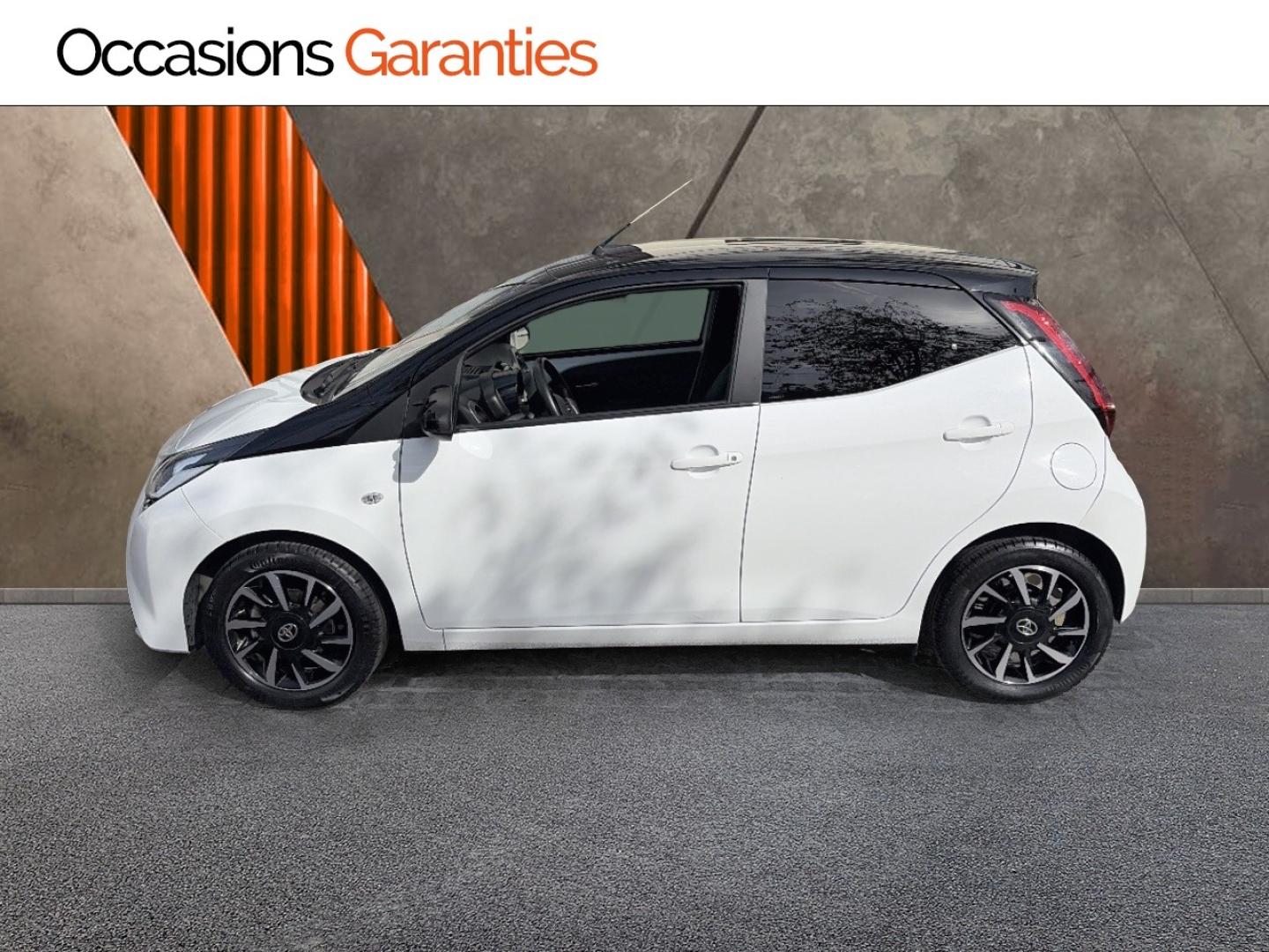 Voitures occasions TOYOTA AYGO x-night Paris