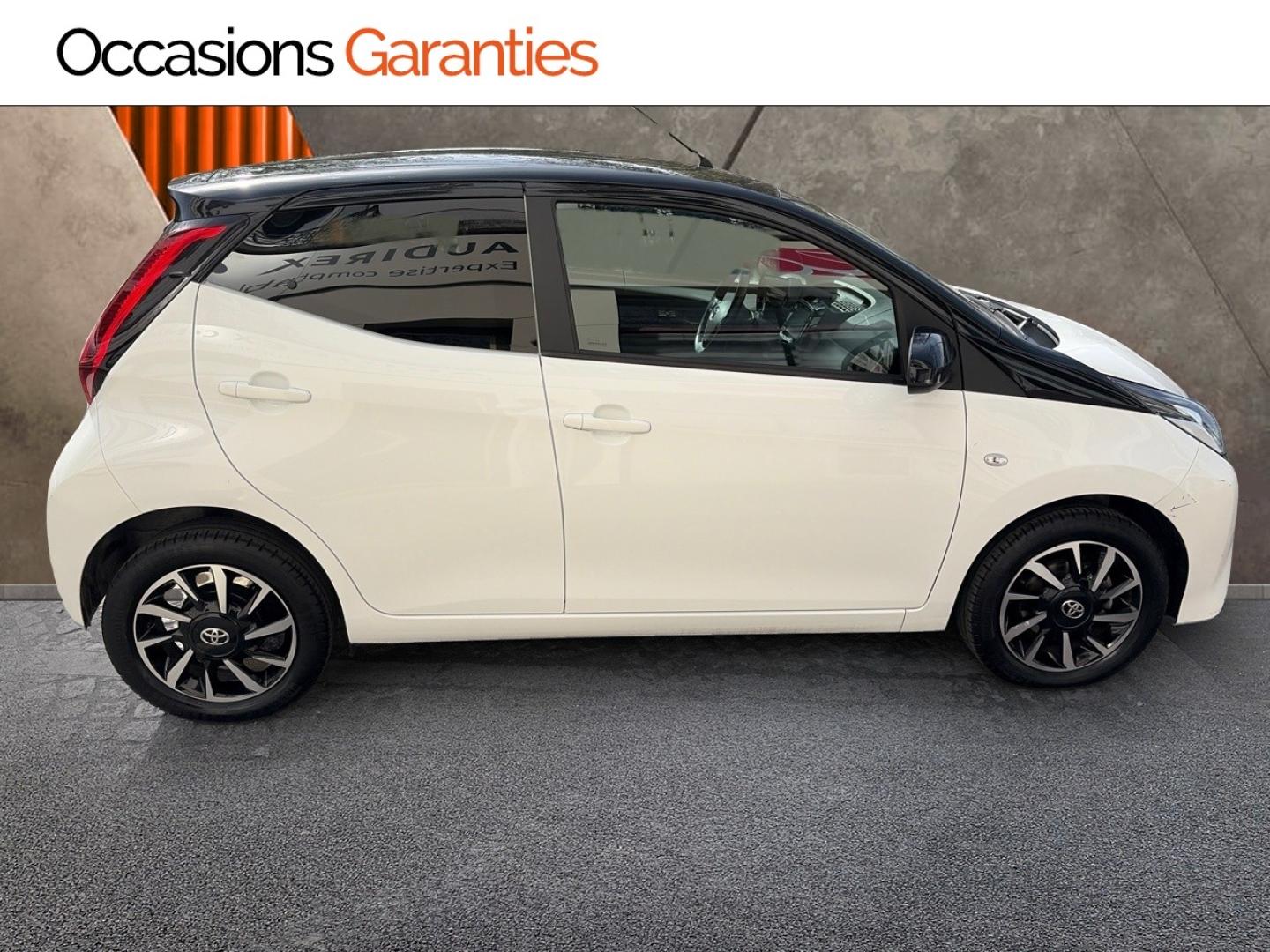 Voitures occasions TOYOTA AYGO x-night Paris