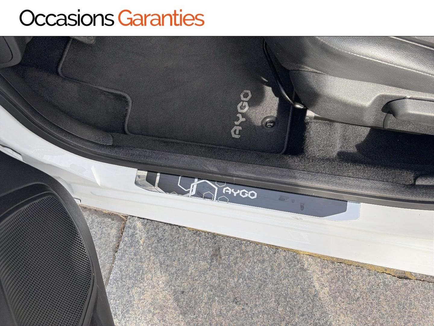 Voitures occasions TOYOTA AYGO x-night Paris