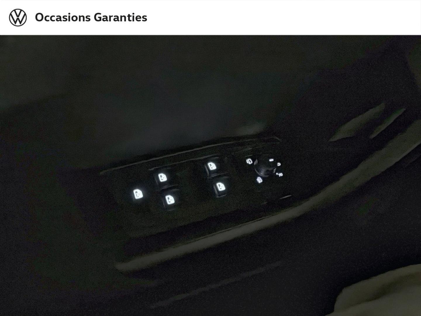 Voitures occasions VOLKSWAGEN T-ROC Life Plus Paris