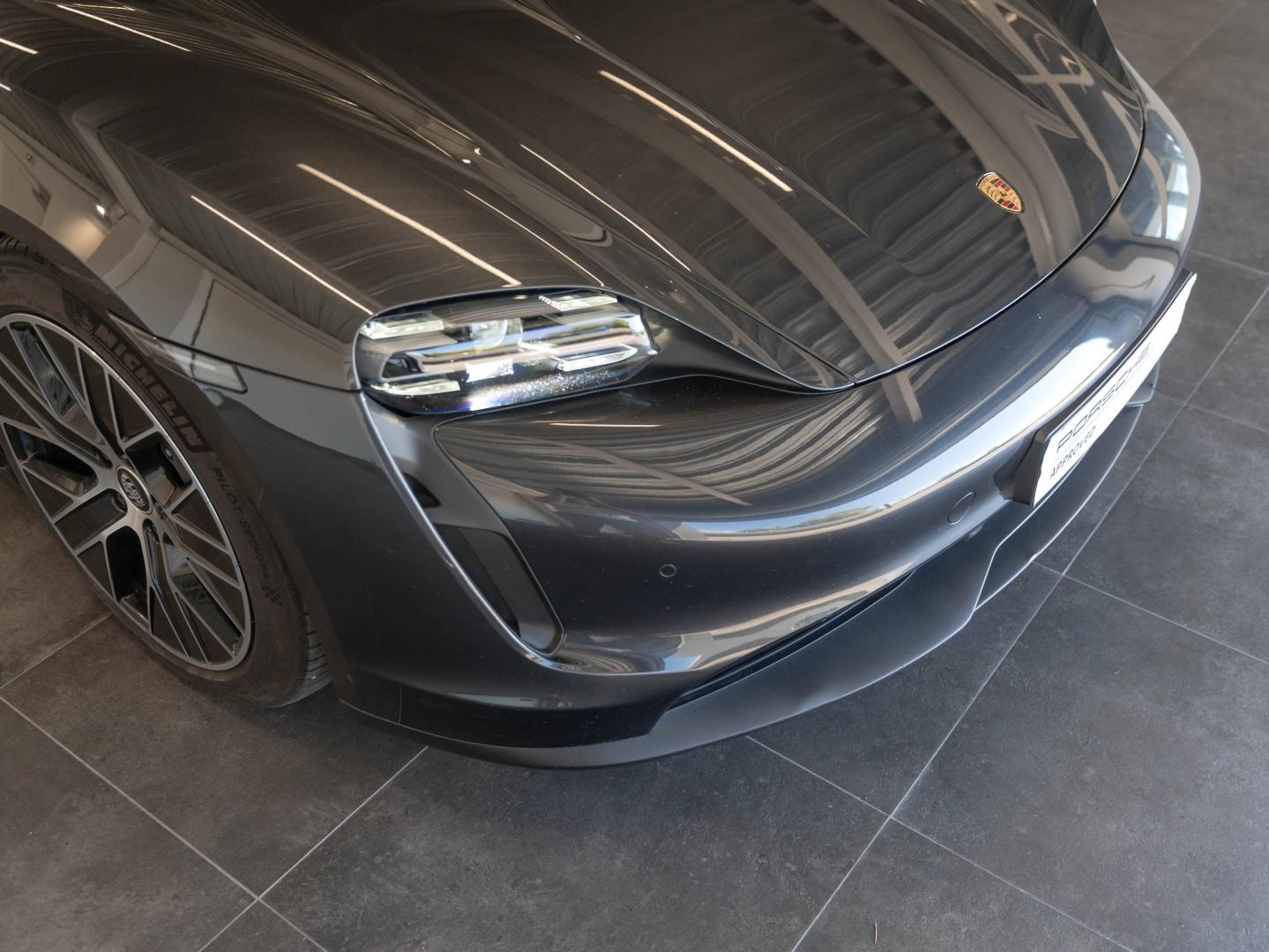 Voitures occasions PORSCHE Taycan Base Montélimar