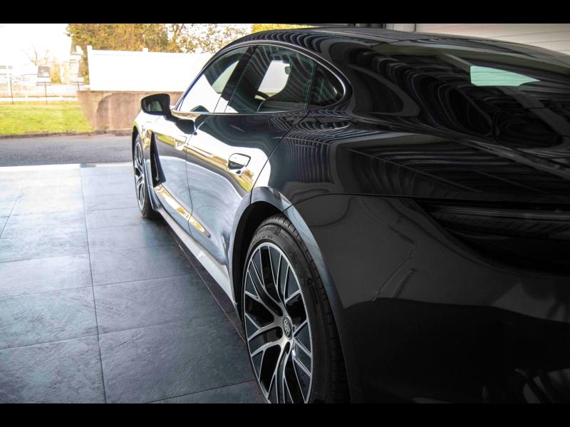 Voitures occasions PORSCHE Taycan Base Montélimar