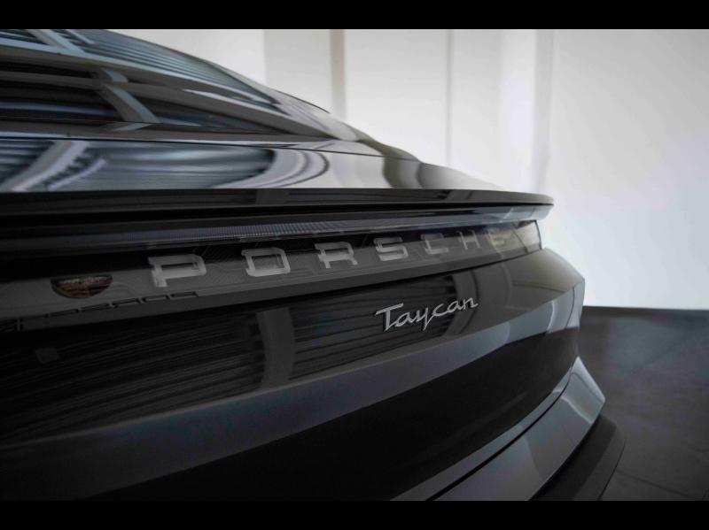 Voitures occasions PORSCHE Taycan Base Montélimar