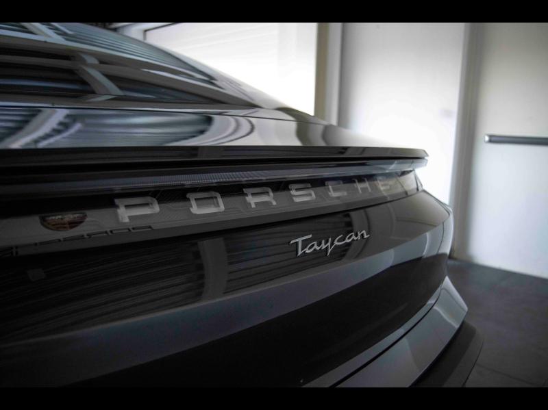 Voitures occasions PORSCHE Taycan Base Montélimar