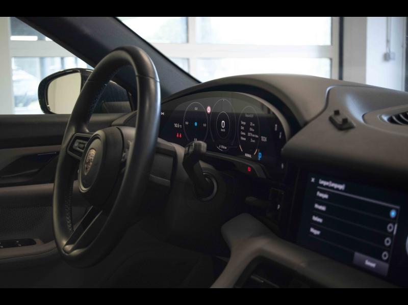 Voitures occasions PORSCHE Taycan Base Montélimar