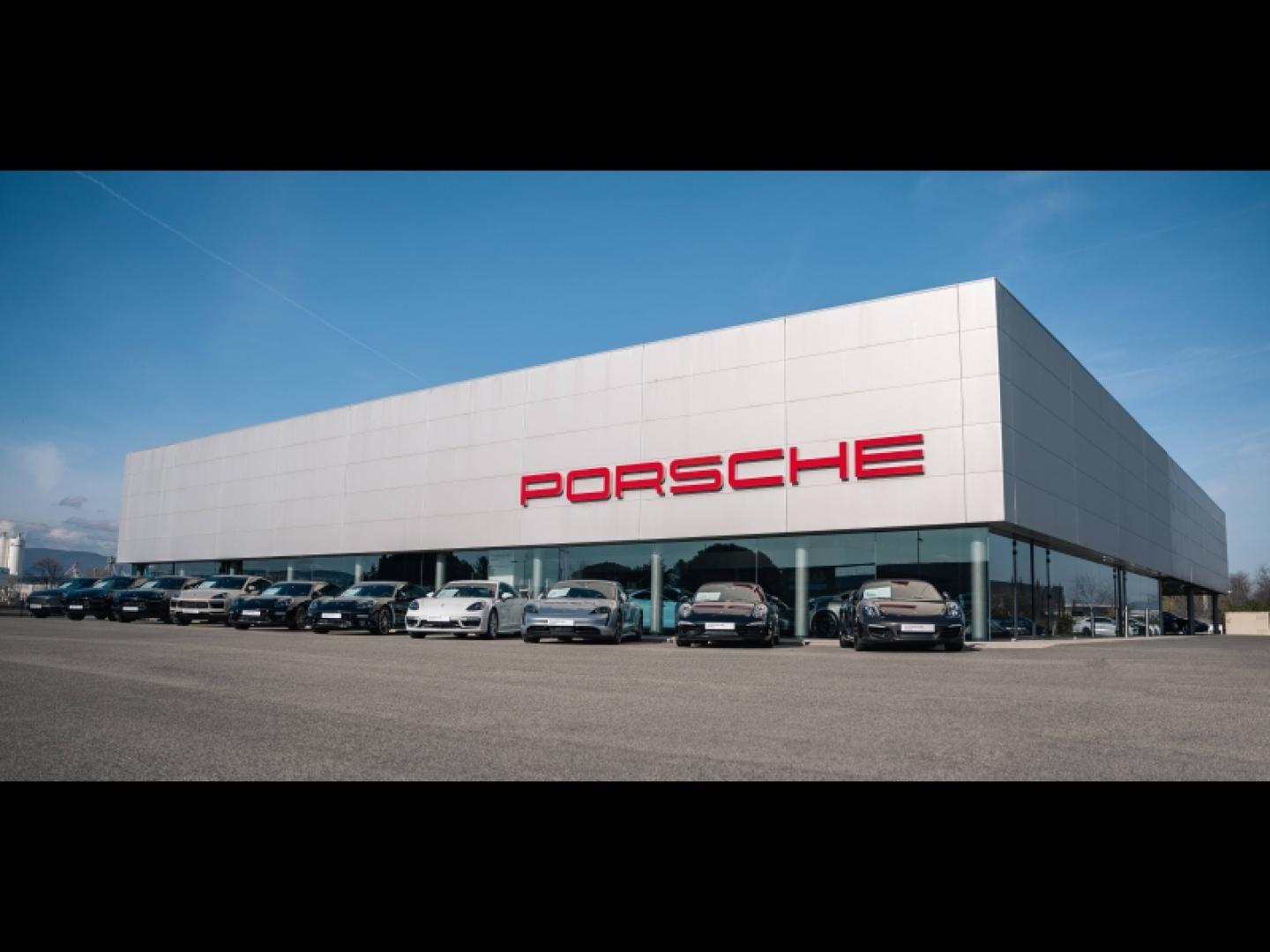 Voitures occasions PORSCHE Taycan Base Montélimar