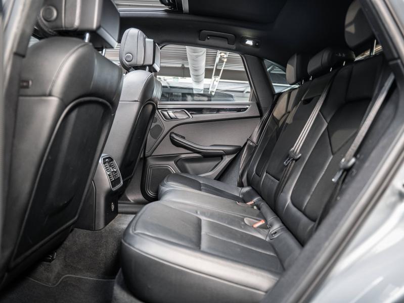 Voitures occasions PORSCHE MACAN Base Montélimar